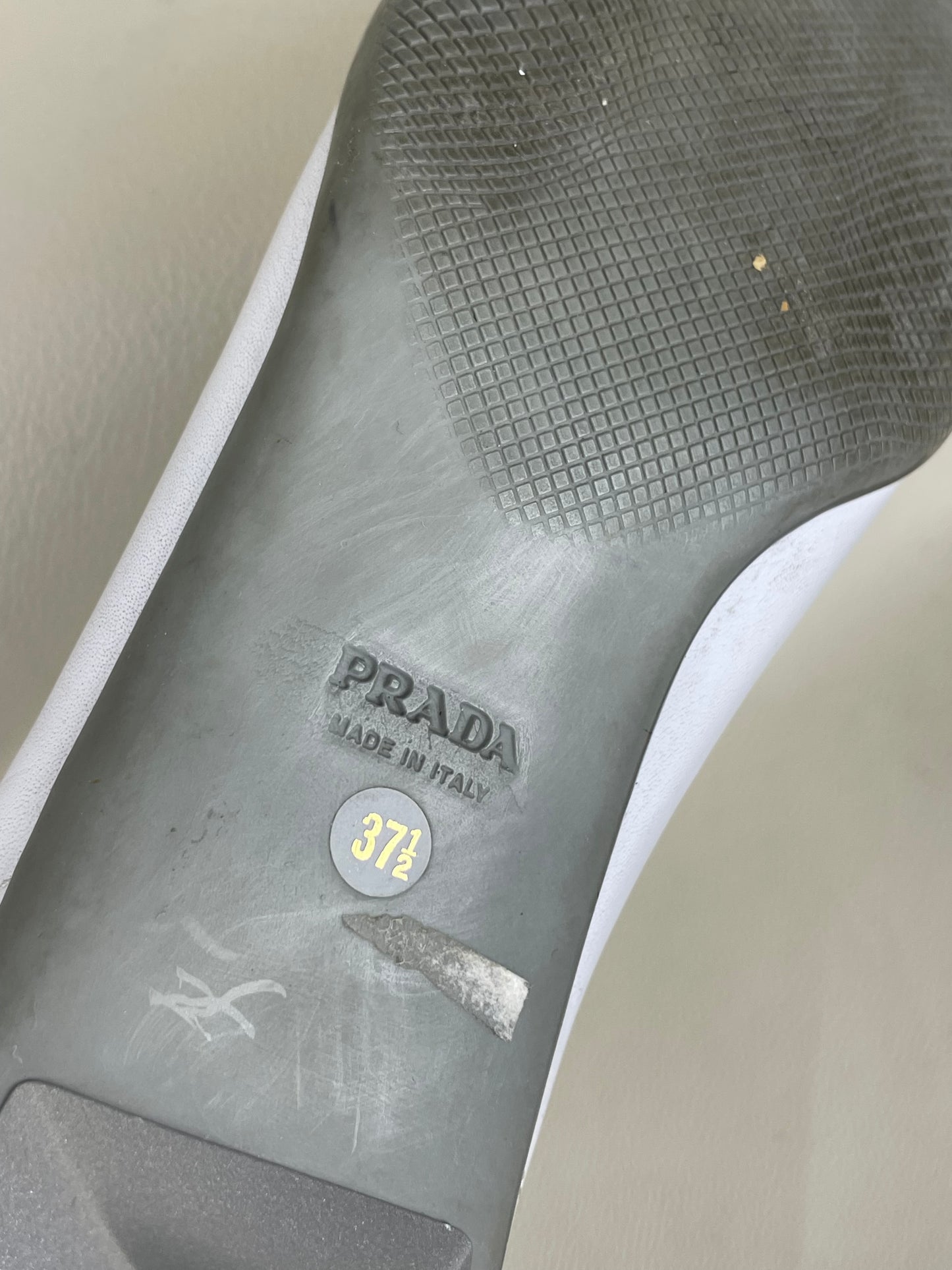Prada Kitten Heels (37’5)