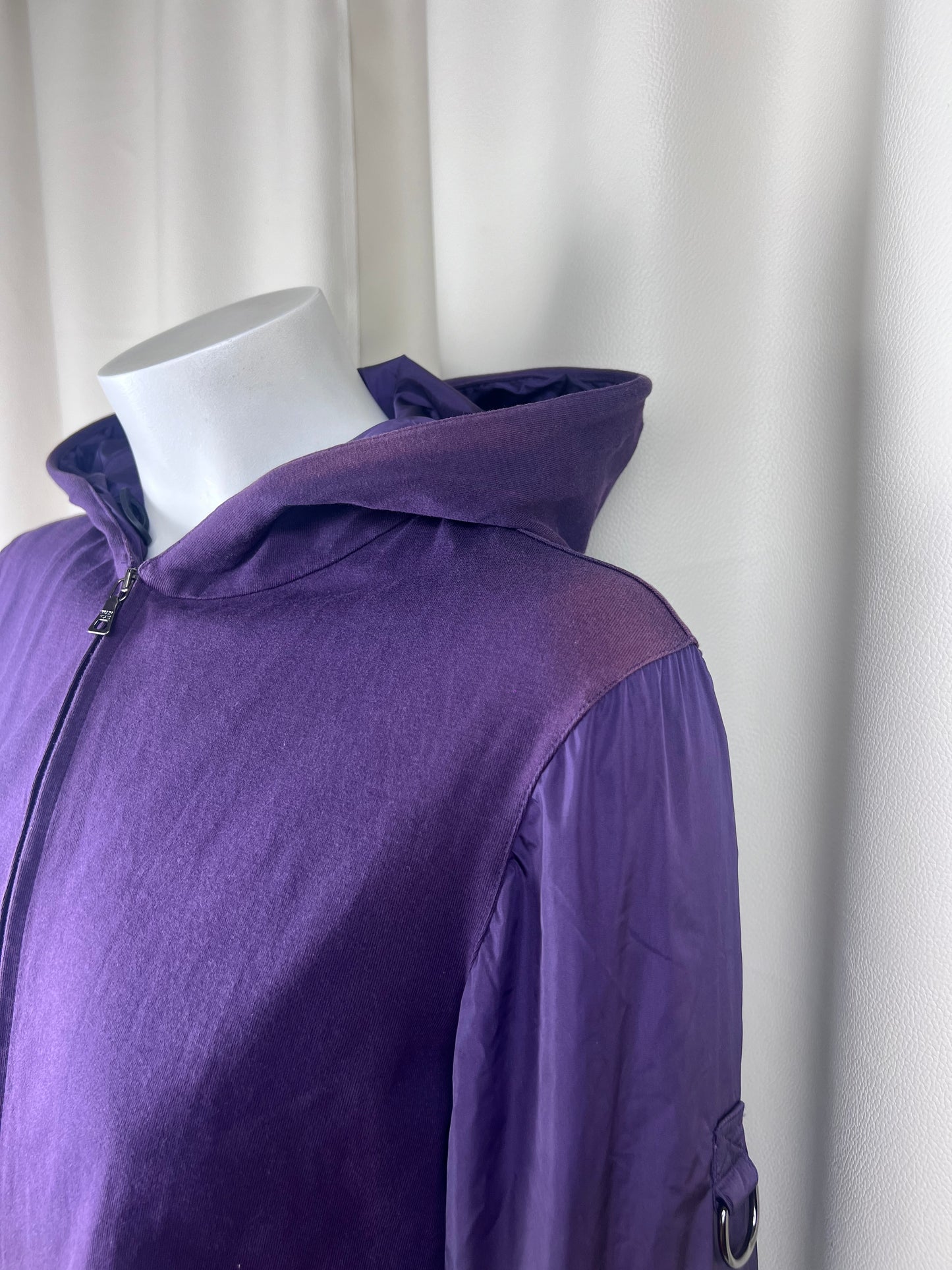 Prada 1990’s purple zip up jacket (M)