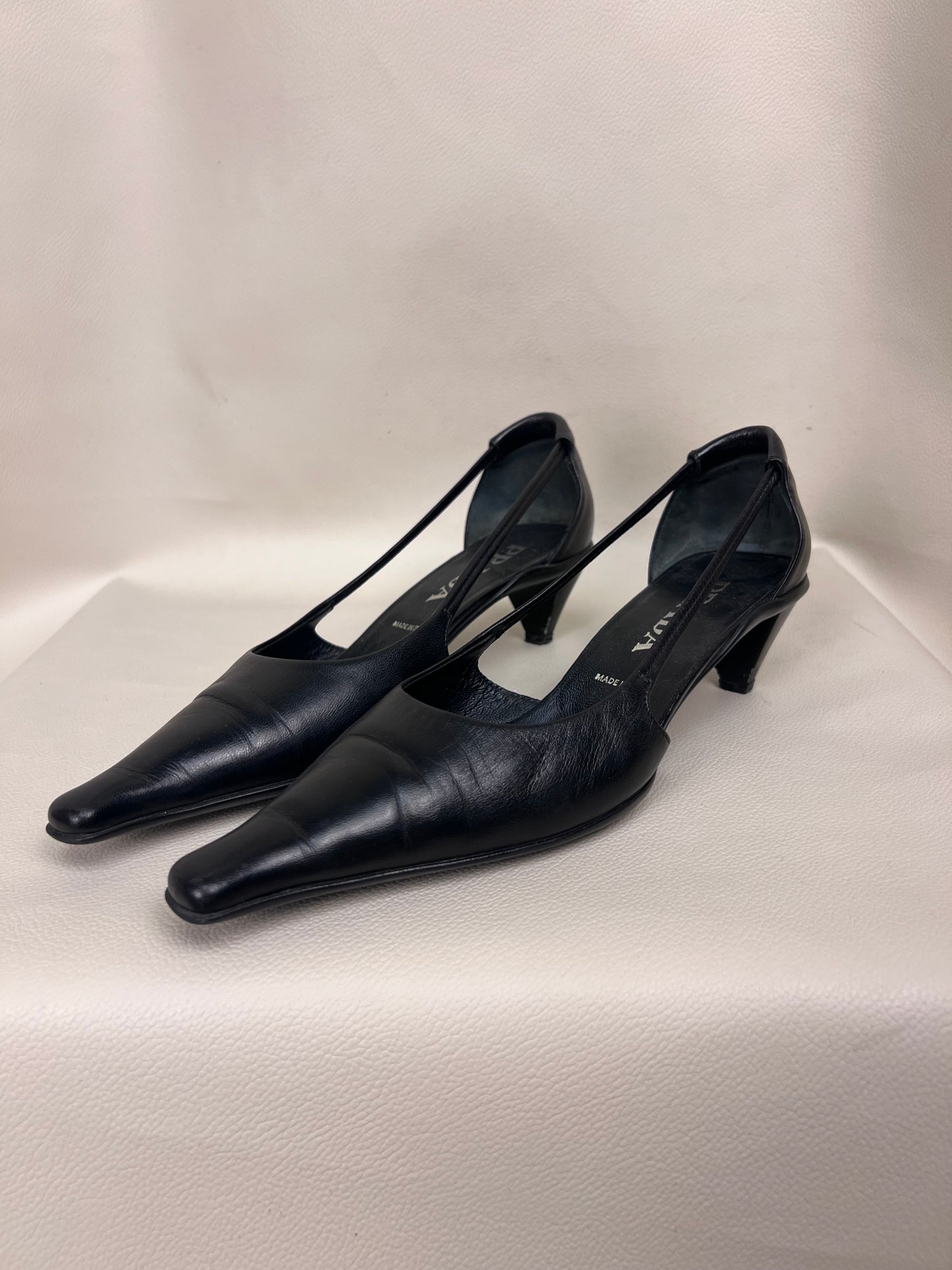 Prada 2000’s arabic kitten heel (39’5)