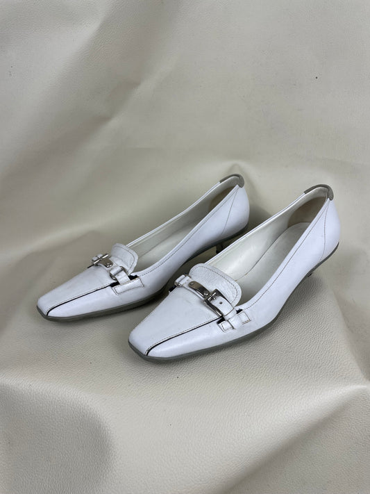 Prada Kitten Heels (37’5)