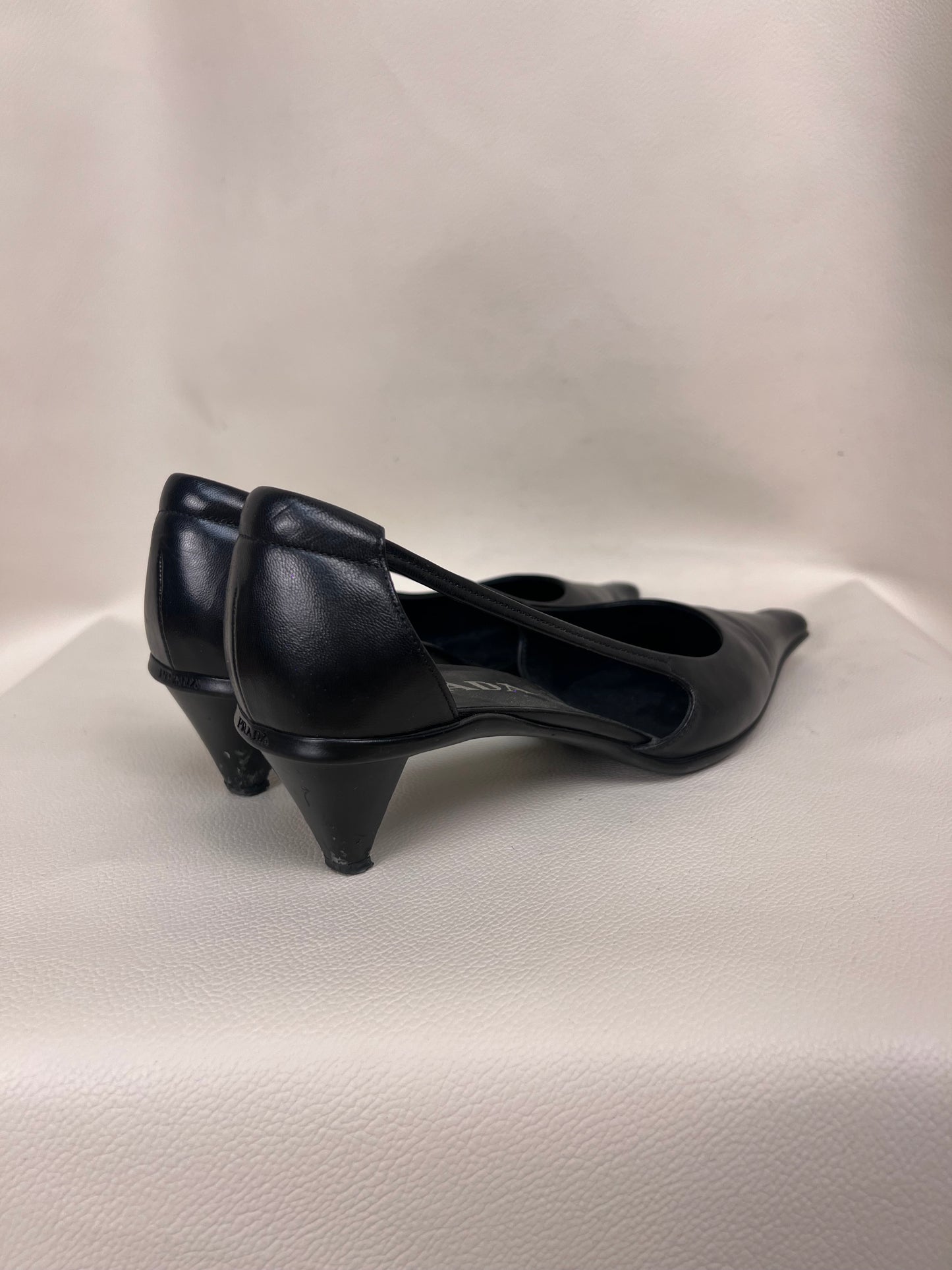 Prada 2000’s arabic kitten heel (39’5)