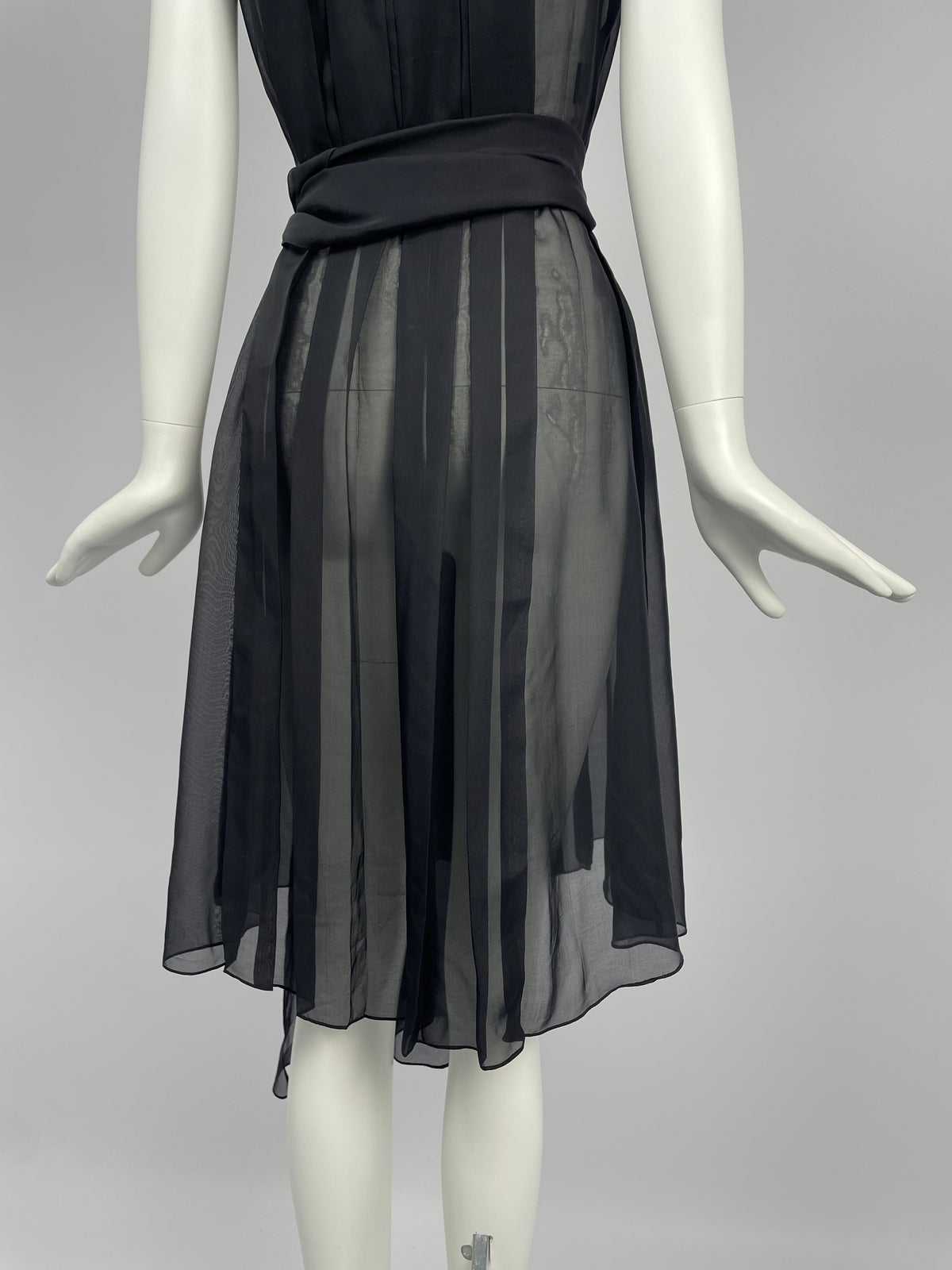 Carolina Herrera 2000’s pleated dress.