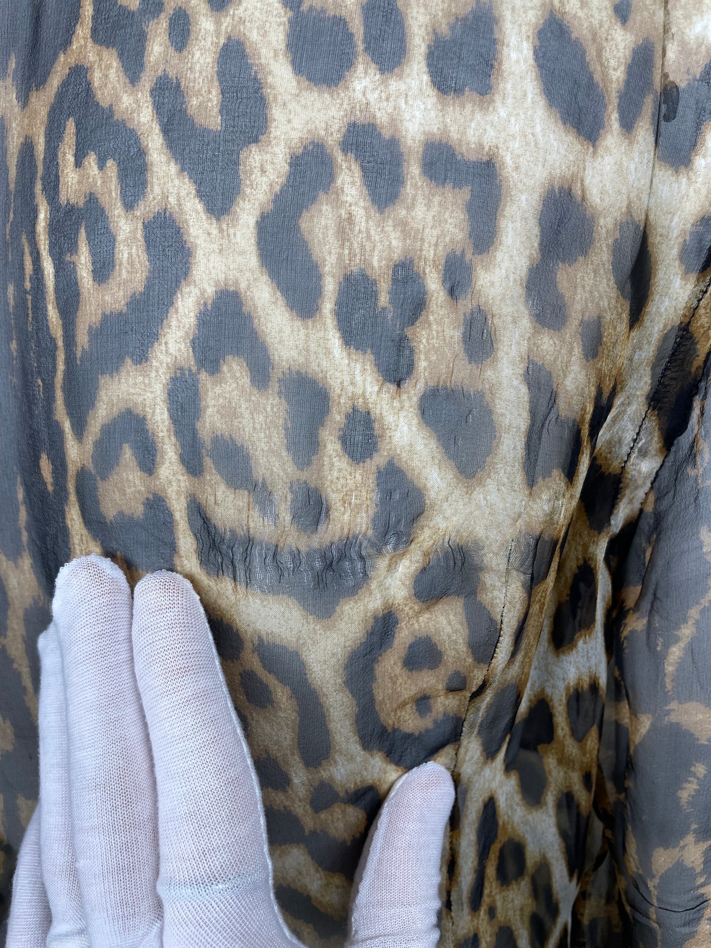 Yves Saint Laurent Leopard Print Shirt. (M)
