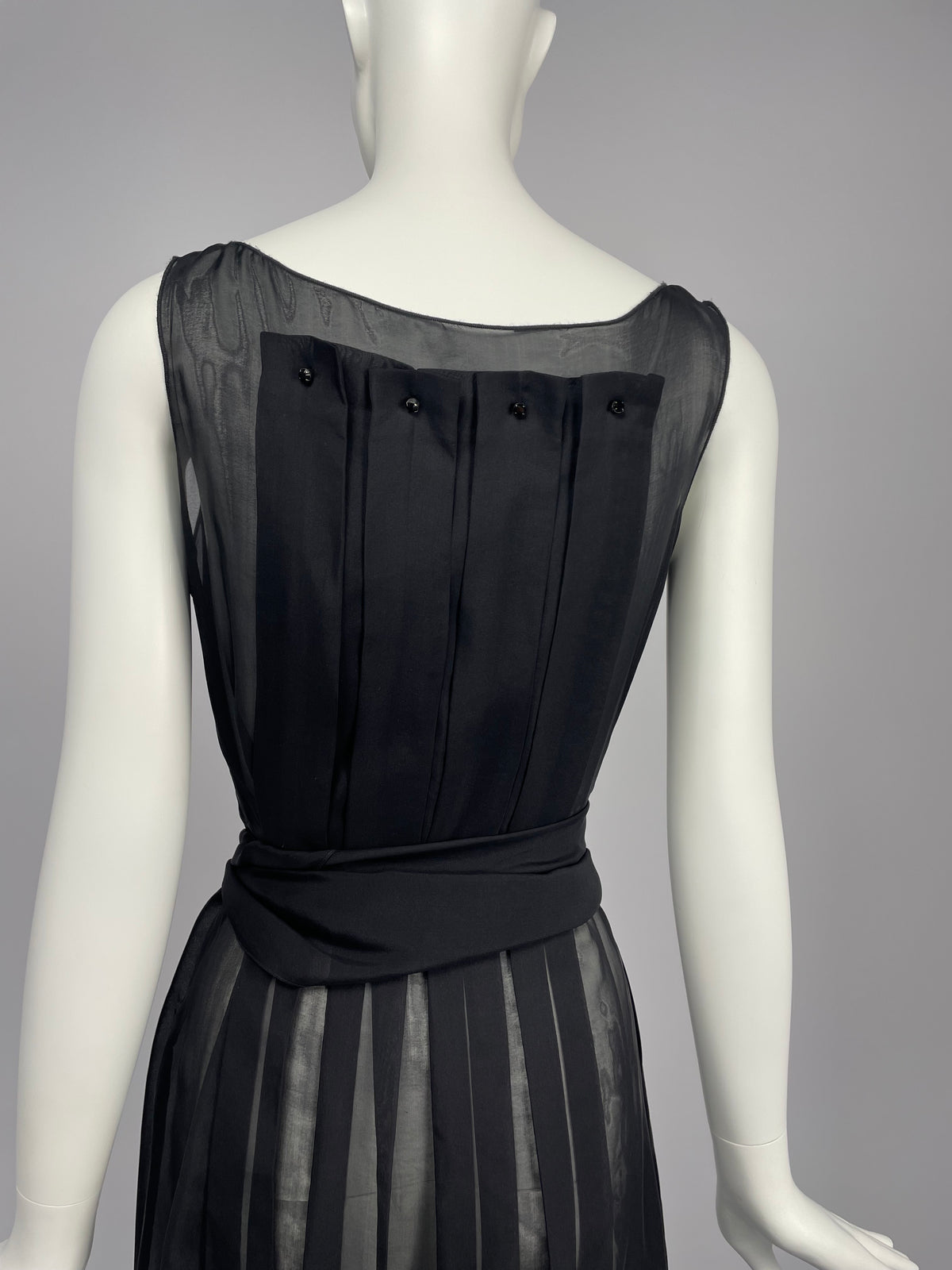 Carolina Herrera 2000’s pleated dress.