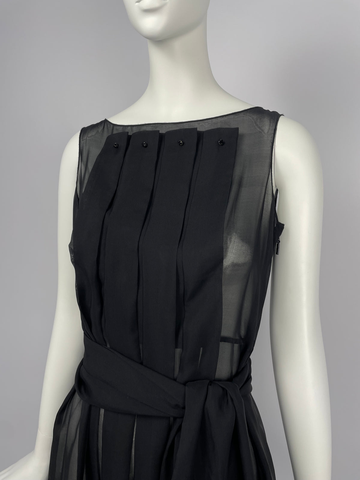 Carolina Herrera 2000’s pleated dress.