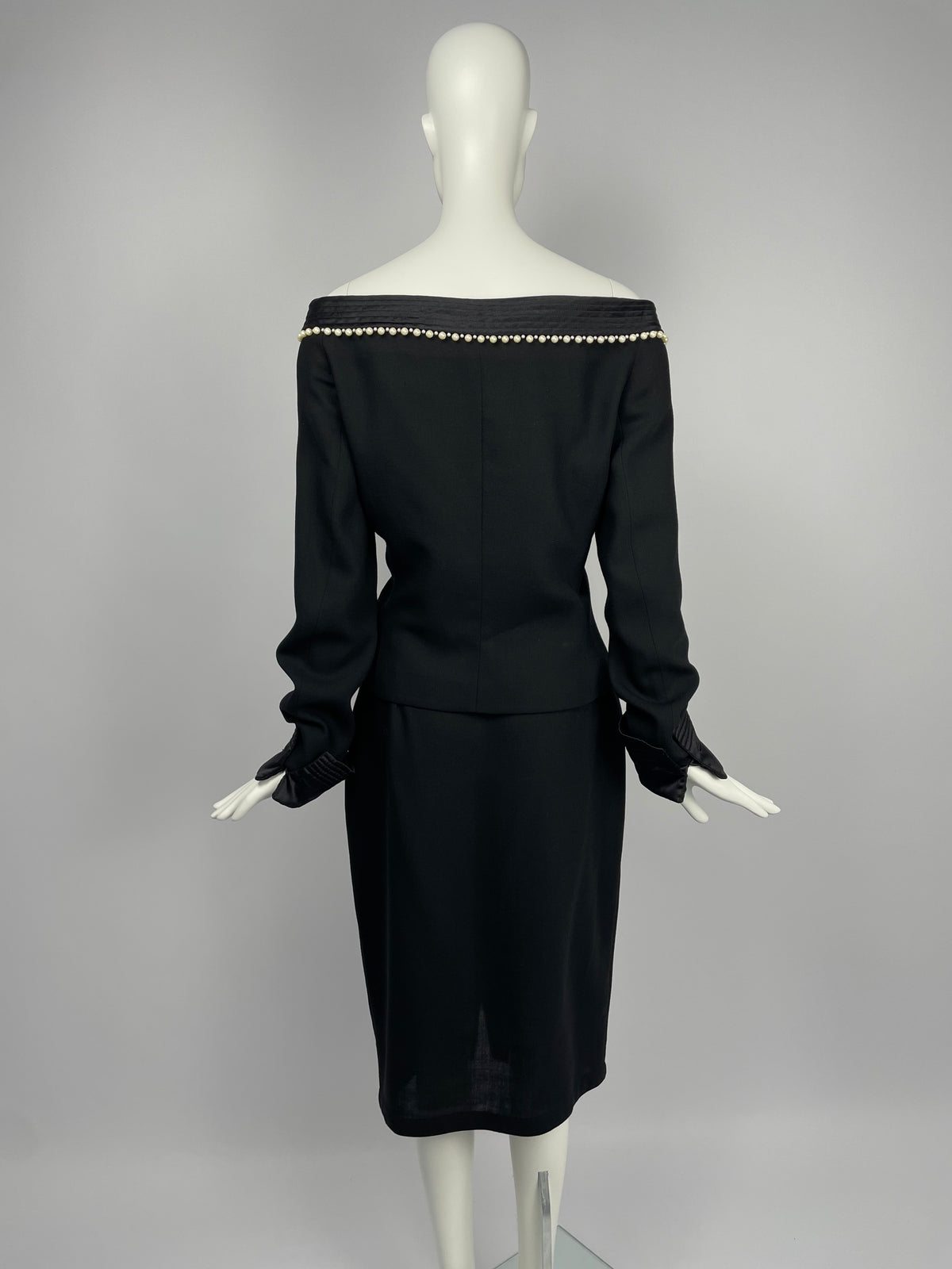 Gianni Versace Istante F/W 1990 Pearled neckline suit