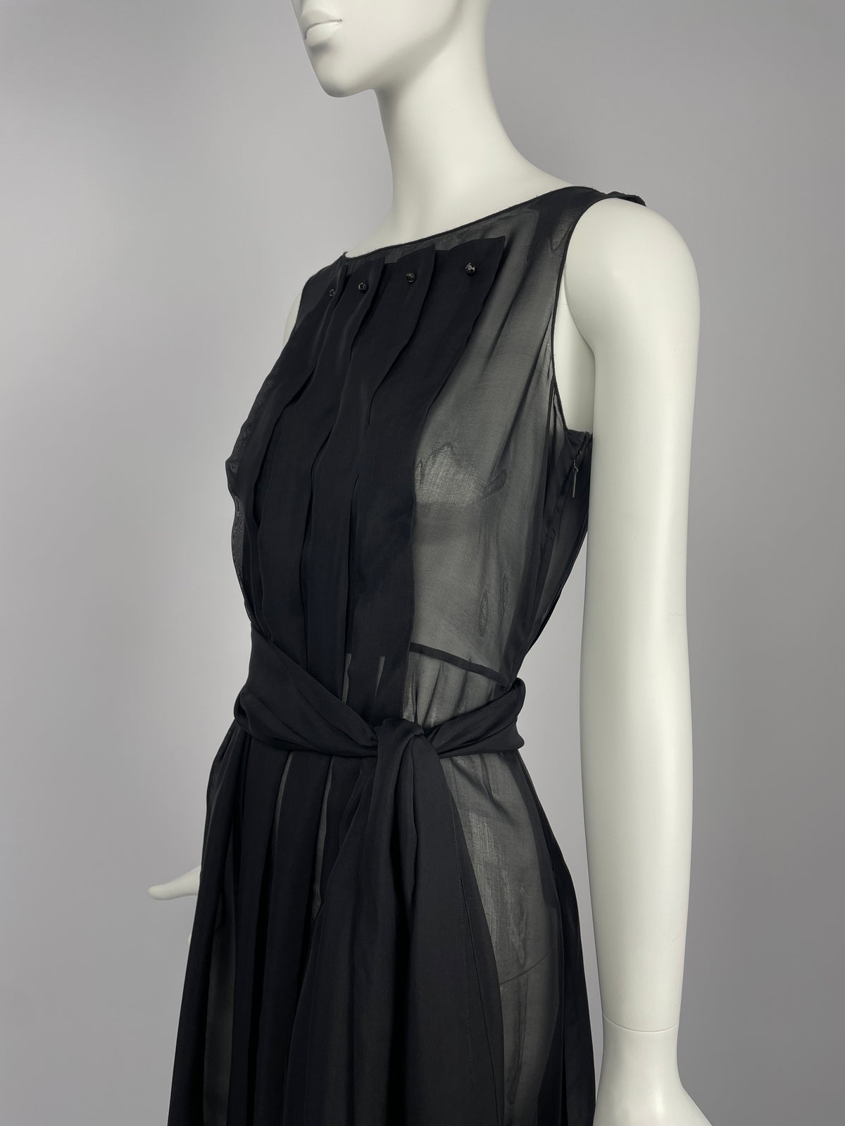 Carolina Herrera 2000’s pleated dress.