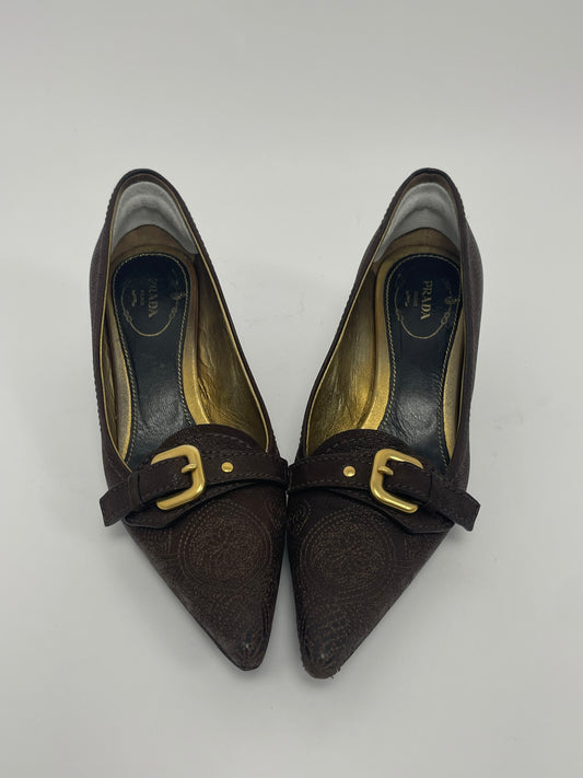 Prada 2000’s Embroidery kitten heels.